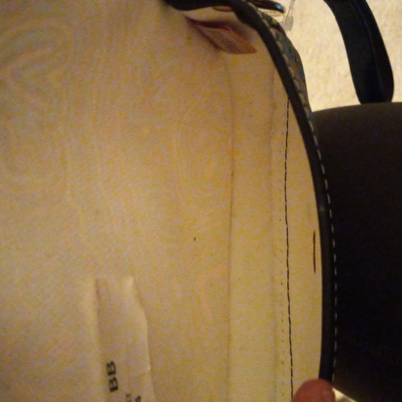 Dooney & Bourke Flap-Wristlet (NWOT) - Picture 15 of 16